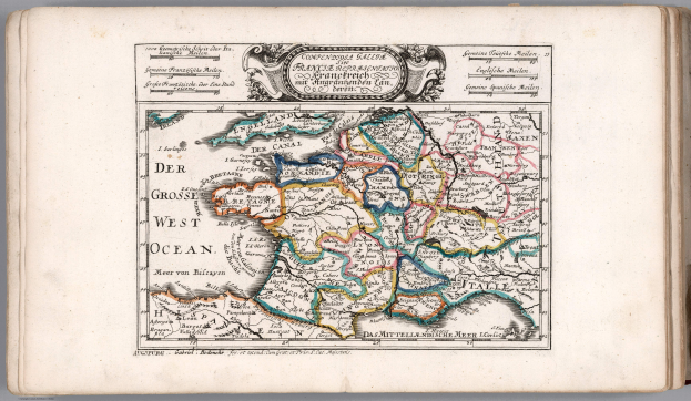 Ein aufgeschlagenes Buch, das eine detaillierte Karte von Deutschland mit ihren Provinzen und Städten zeigt, begleitet von beschreibendem Text.