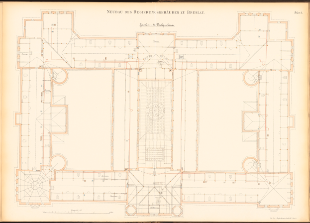Ein altes Buch mit einem detaillierten Grundriss des Neubau des Regierungsgebäudes zu Breslau, einem Gebäude in Deutschland, das den Aufbau von Fenstern, Türen und anderen Merkmalen zeigt.