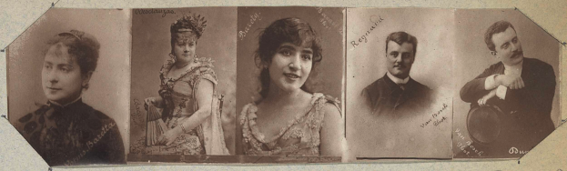 Ein Schwarz-Weiß-Foto einer Gruppe von Menschen, darunter eine Frau in einem Kleid und ein Mann in einem Anzug, die sich zu einer Hochzeit versammelt haben.