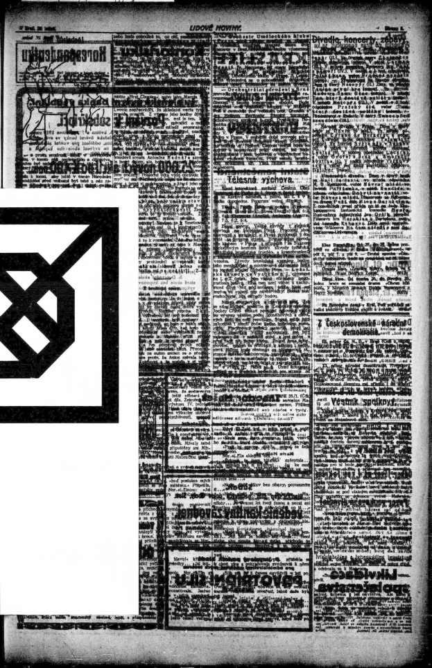 Schwarz-weißes Bild einer deutschen Zeitungsvorderseite mit einem großen Hakenkreuz in der Mitte.